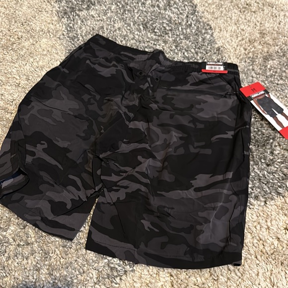 Kirkland Signature Men's Swim Shorts, Black Camouflage - Picture 9 of 12